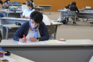 2日目のプログラムも面白そう、とハシモトさんも参加してくれました。