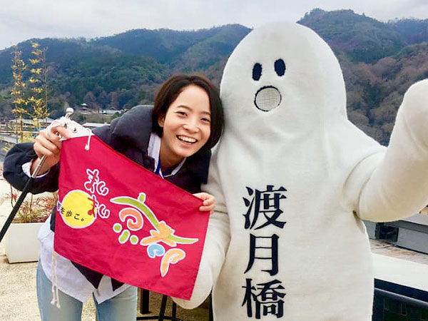 【嵐山】名物会長といく嵐山商店街、食べ呑み歩き＆屋形船遊覧 ～月橋渡くんがお出迎え！職人技を拝見、おもしろ名店珍道中～