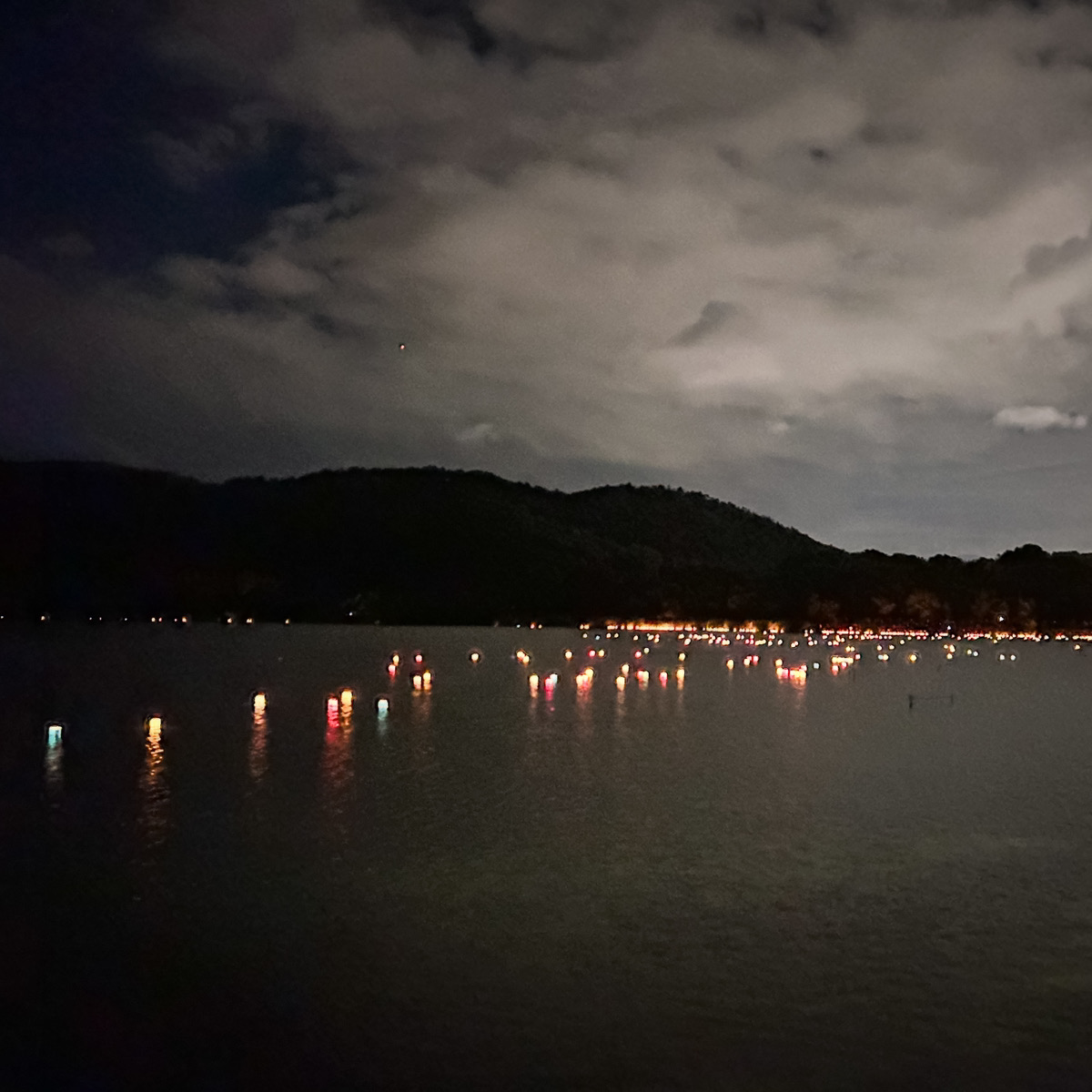 灯籠流し